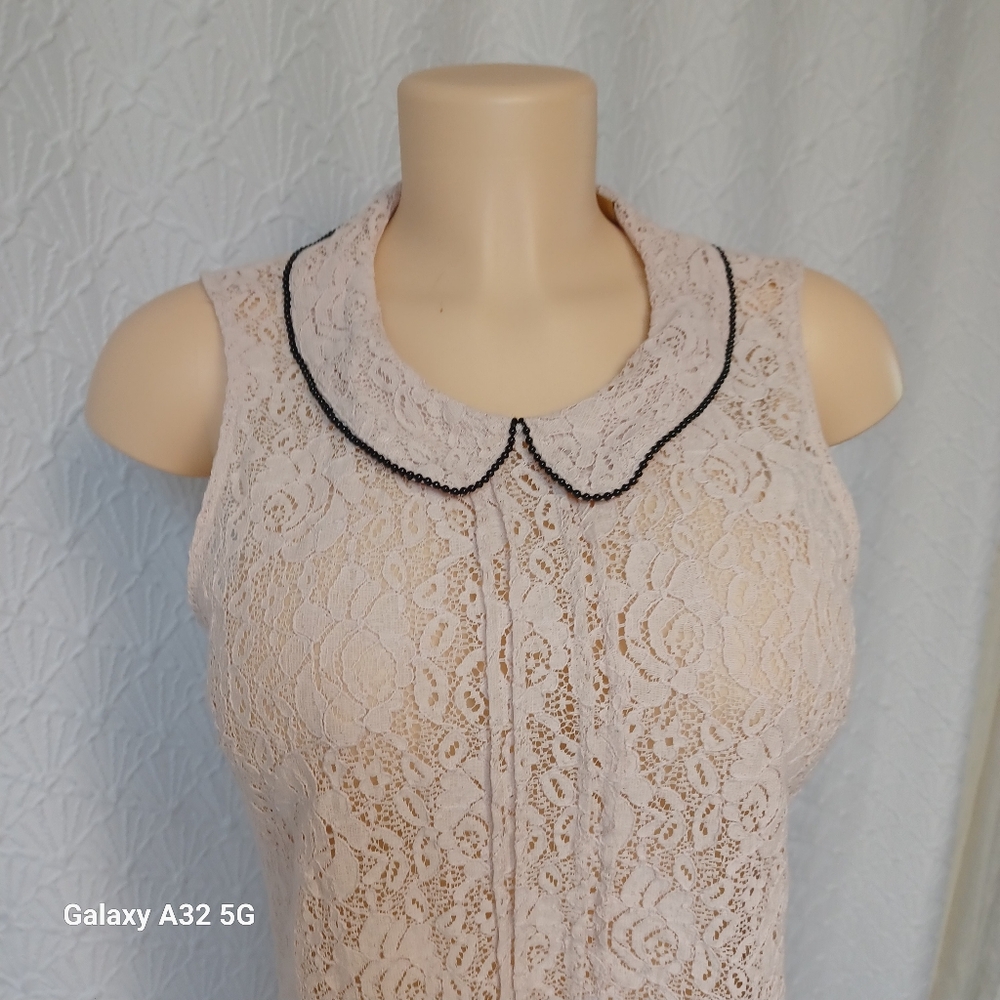 Princess Vera Wang Women Size M Pink Lace Top with Black Collar - Picture 4 of 12